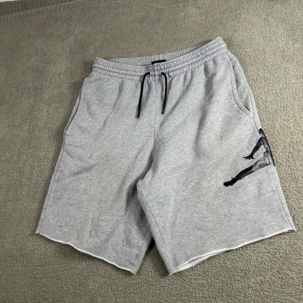 Jordan Mens Gray Fleece Shorts Oversized Jumpman Logo Raw Hem Size Small